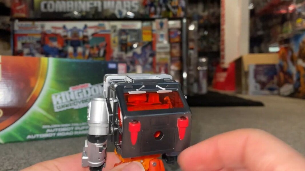 Transformers Golden Disk Puffer & Road Ranger In Hand Image  (11 of 53)